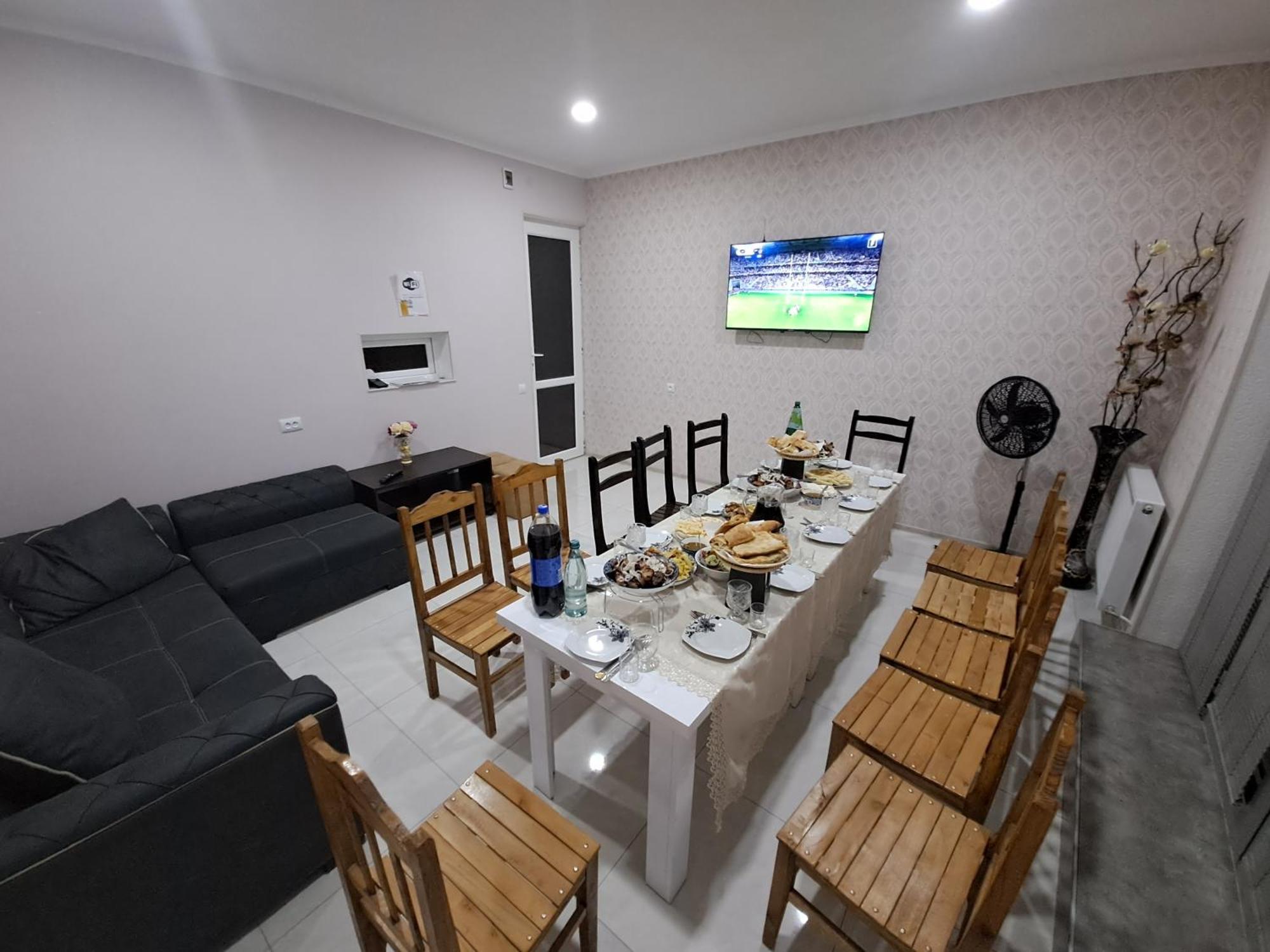 Guest House "Akhaltsikhe" エクステリア 写真