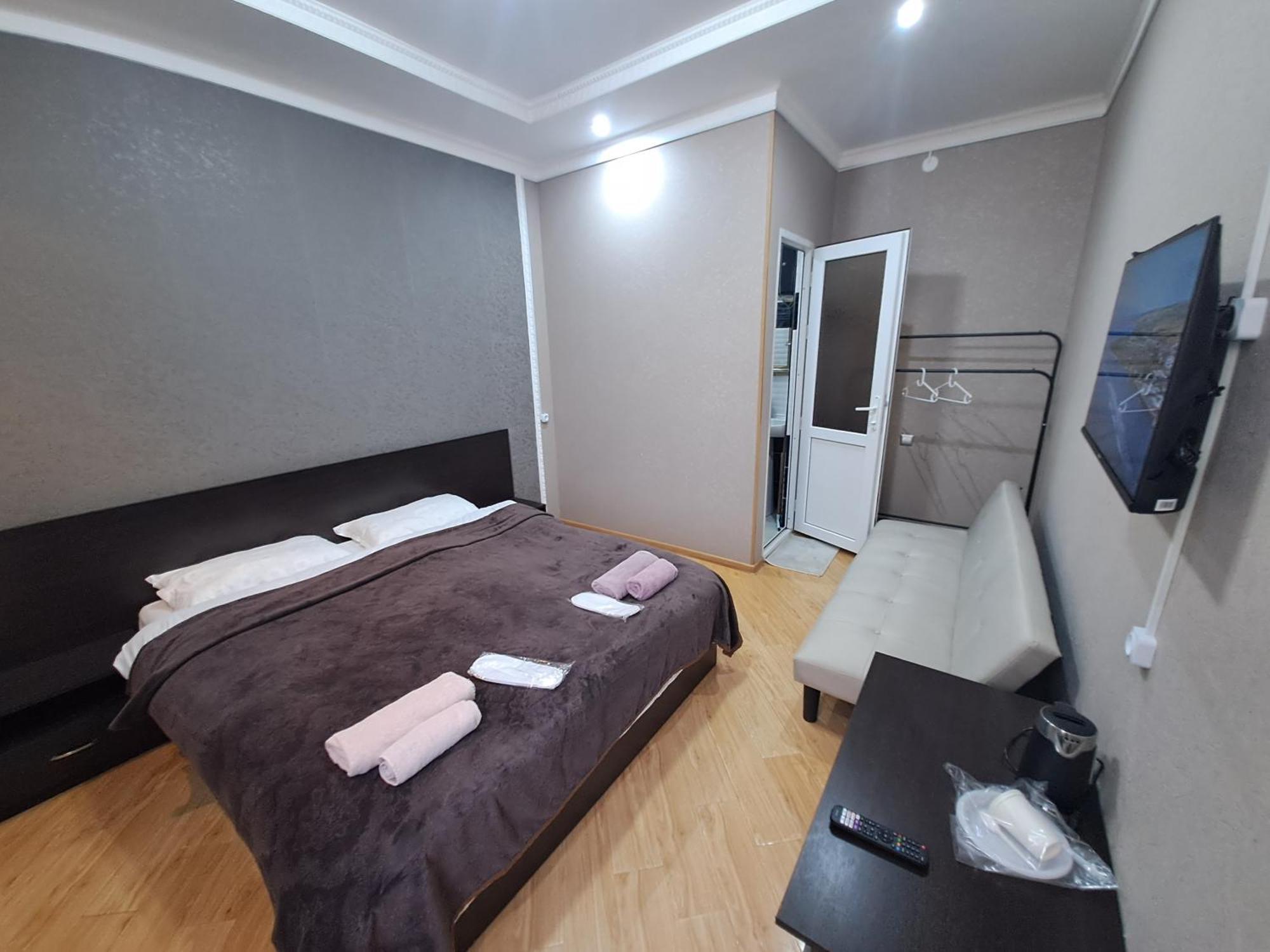 Guest House "Akhaltsikhe" エクステリア 写真