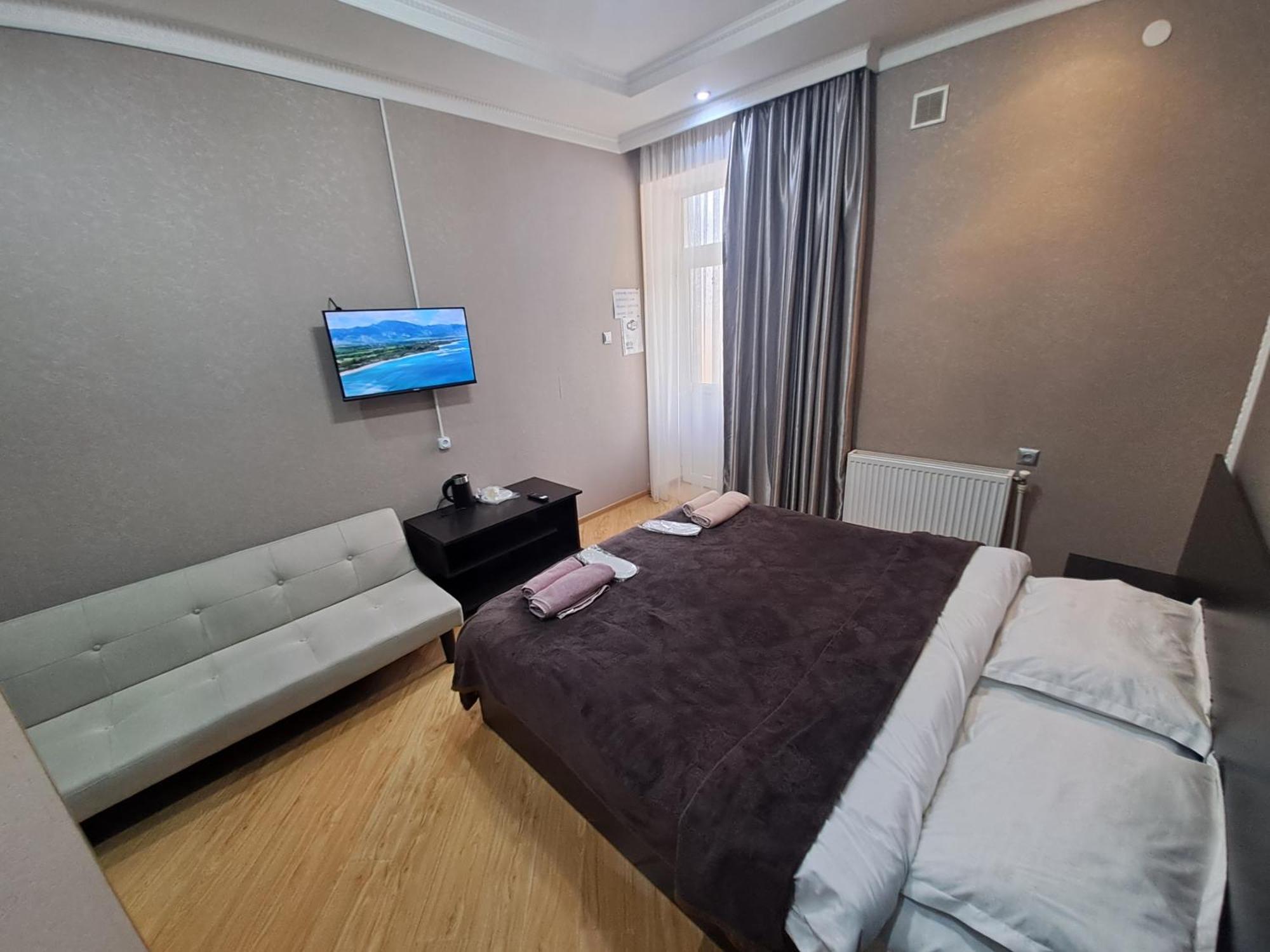 Guest House "Akhaltsikhe" エクステリア 写真